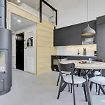 Deluxe *